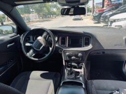Dodge Charger SE 2017 completo
