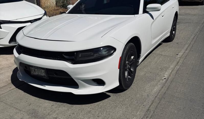 Dodge Charger SE 2017 completo
