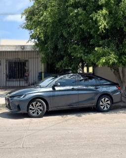 Toyota Yaris S 2024 completo