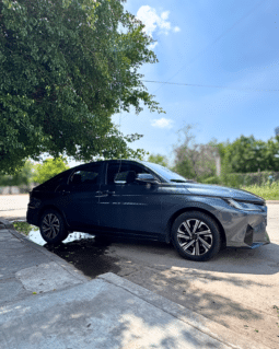 Toyota Yaris S 2024 completo