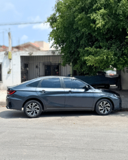 Toyota Yaris S 2024 completo