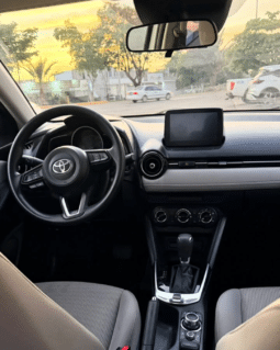 Toyota Yaris R 2019 completo